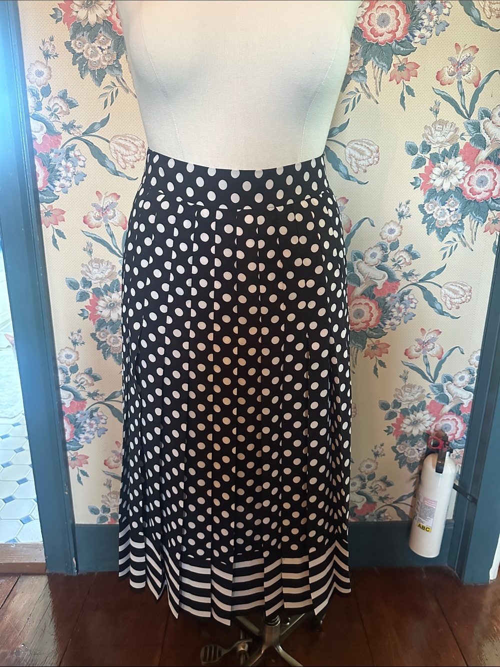 Kate Spade New York Polka Dot Midi Skirt in Black and White